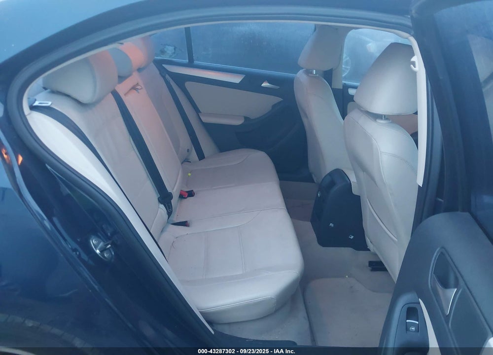2013 VOLKSWAGEN JETTA VIN: 3VWDX7AJXDM389226
