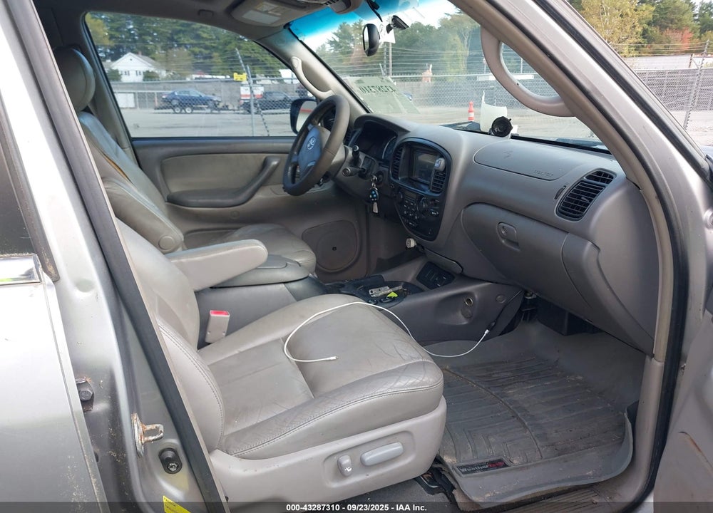 2005 TOYOTA SEQUOIA SR5 V8 VIN: 5TDBT44AX5S241305