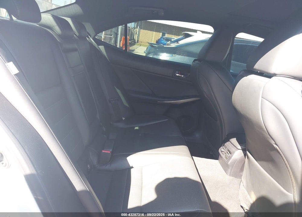 2015 LEXUS IS 250 VIN: JTHCF1D28F5023176