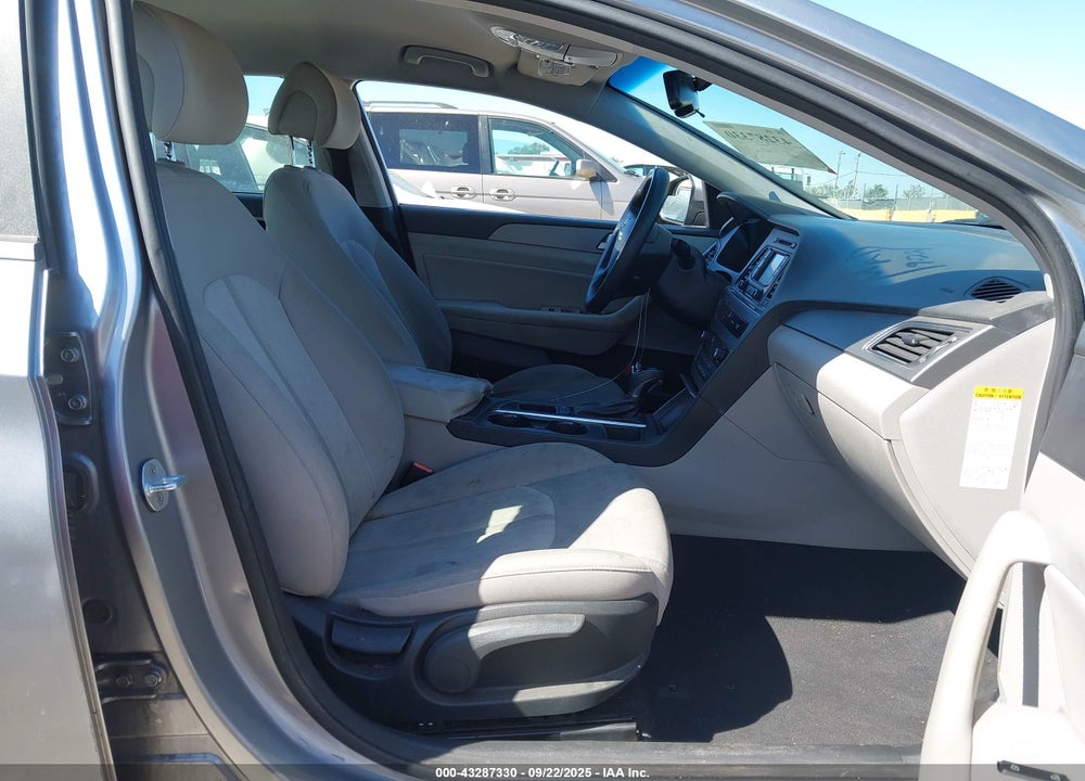 2016 HYUNDAI SONATA HYBRID SE VIN: KMHE24L1XGA012426