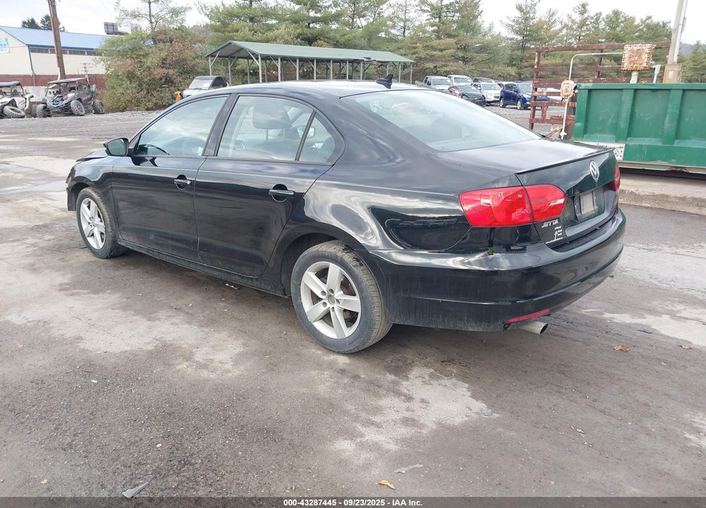 2011 VOLKSWAGEN JETTA VIN: 3VW3L7AJ0BM067182