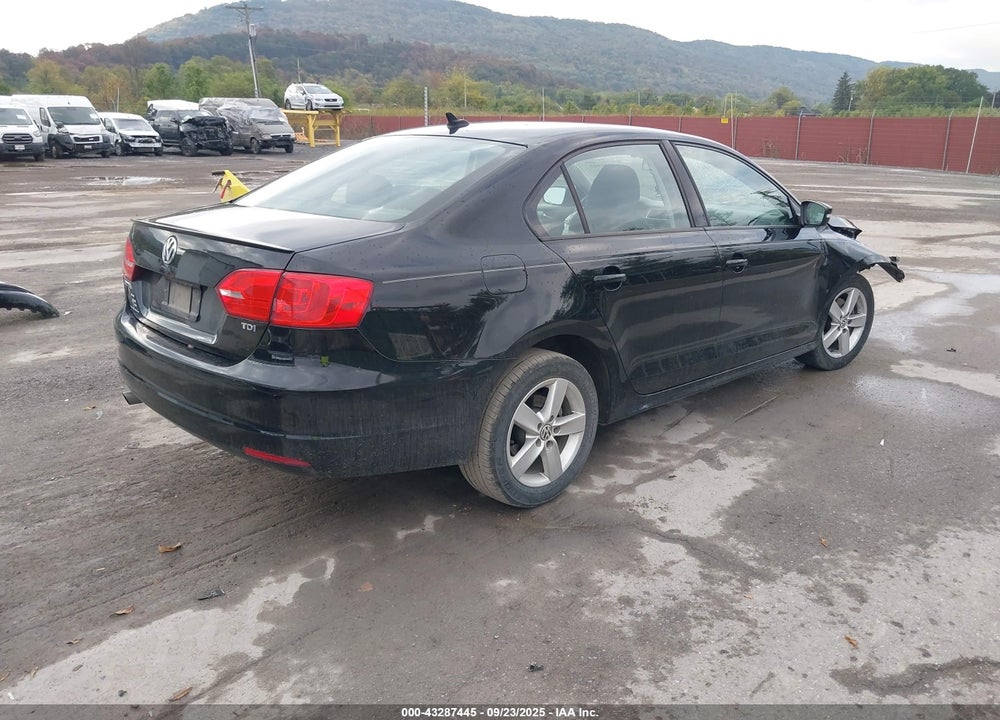 2011 VOLKSWAGEN JETTA VIN: 3VW3L7AJ0BM067182