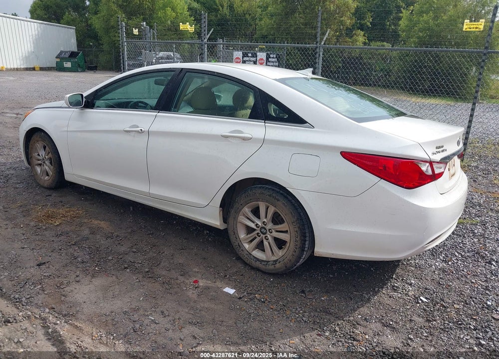 2013 HYUNDAI SONATA GLS VIN: 5NPEB4AC1DH671184