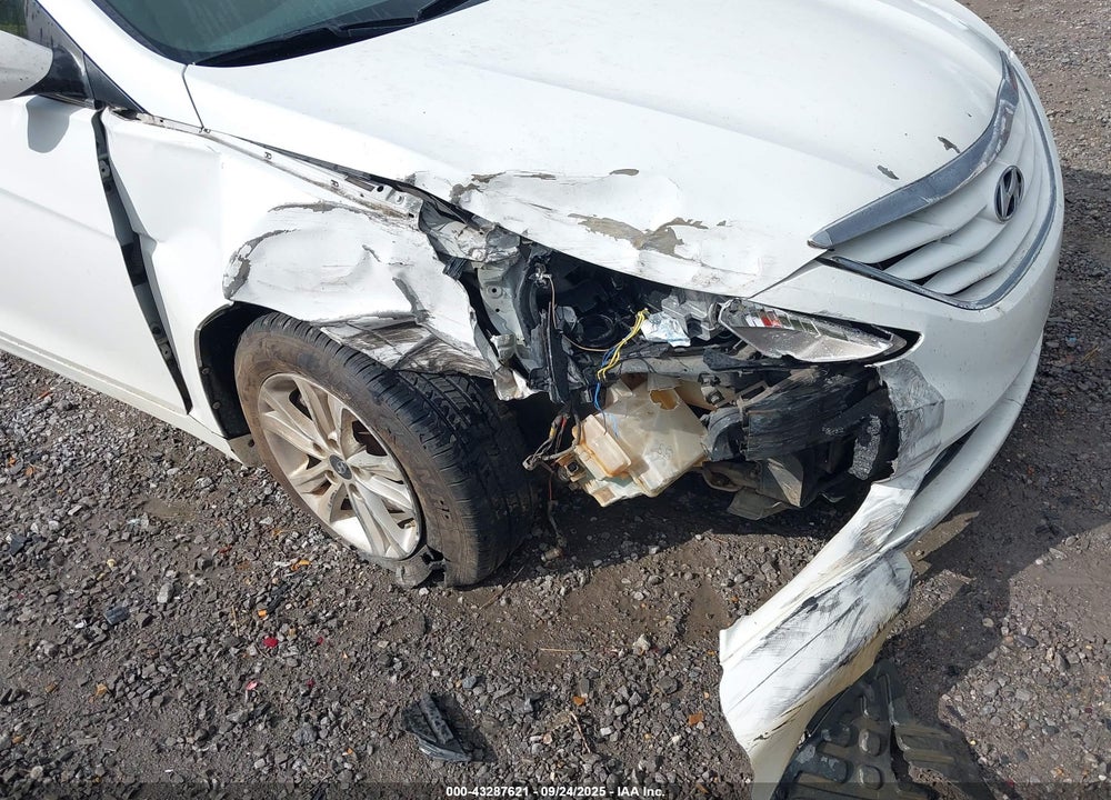 2013 HYUNDAI SONATA GLS VIN: 5NPEB4AC1DH671184