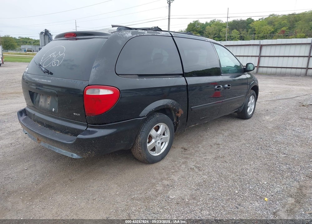 2005 DODGE GRAND CARAVAN SXT VIN: 2D4GP44L55R259623