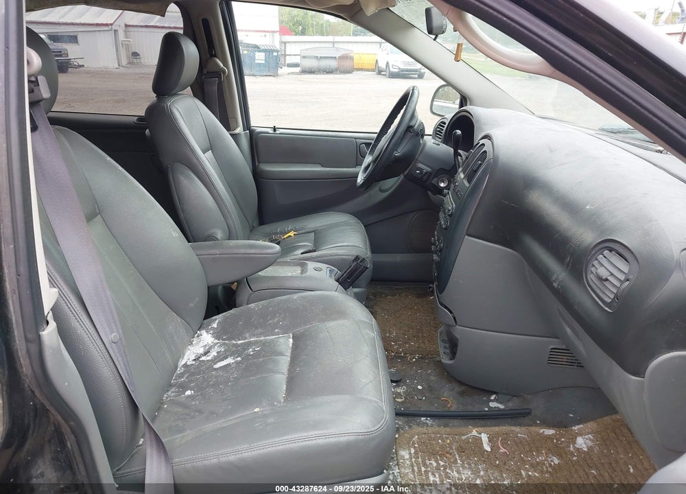 2005 DODGE GRAND CARAVAN SXT VIN: 2D4GP44L55R259623