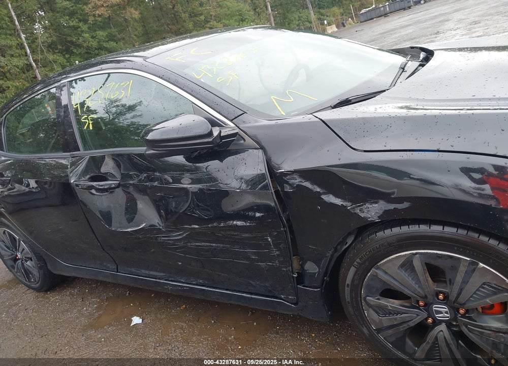 2019 HONDA CIVIC VIN: SHHFK7H68KU418346