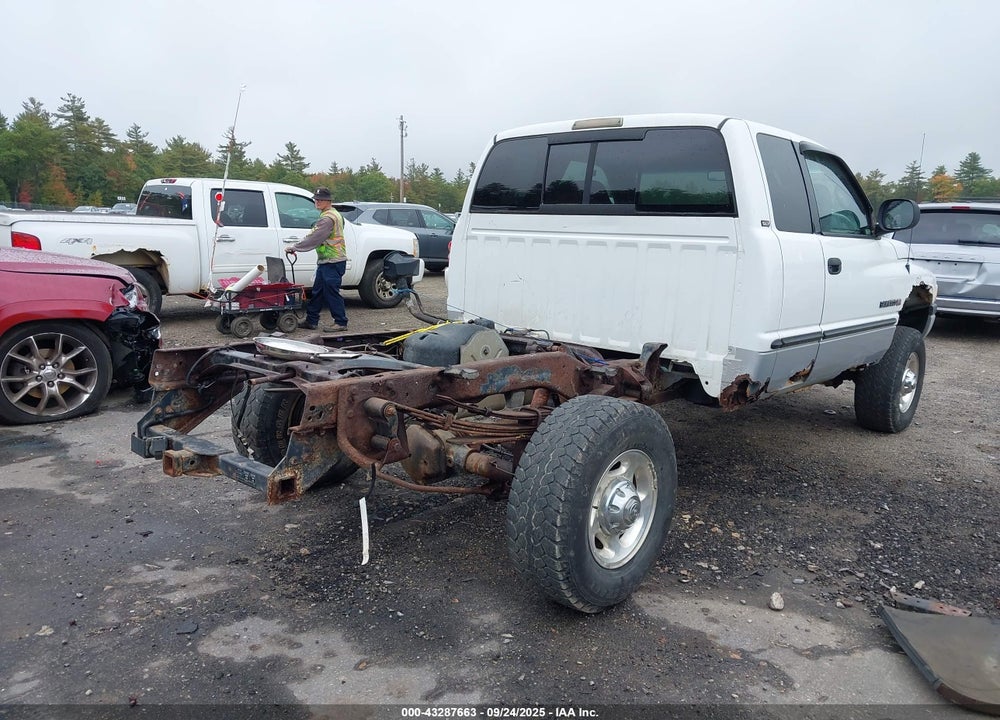 2000 DODGE RAM 2500 ST VIN: 3B7KF23Z8YG115062