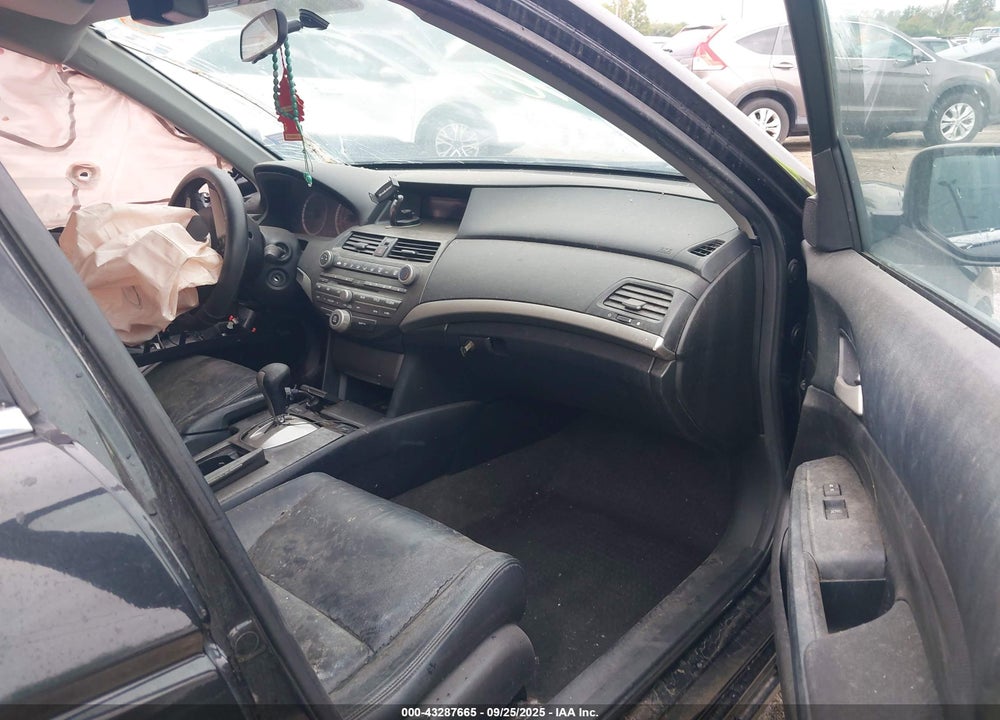 2011 HONDA ACCORD VIN: 1HGCP2F69BA136531