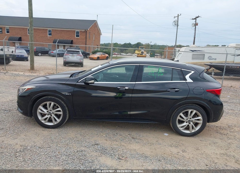 2017 INFINITI QX30 VIN: SJKCH5CPXHA033814