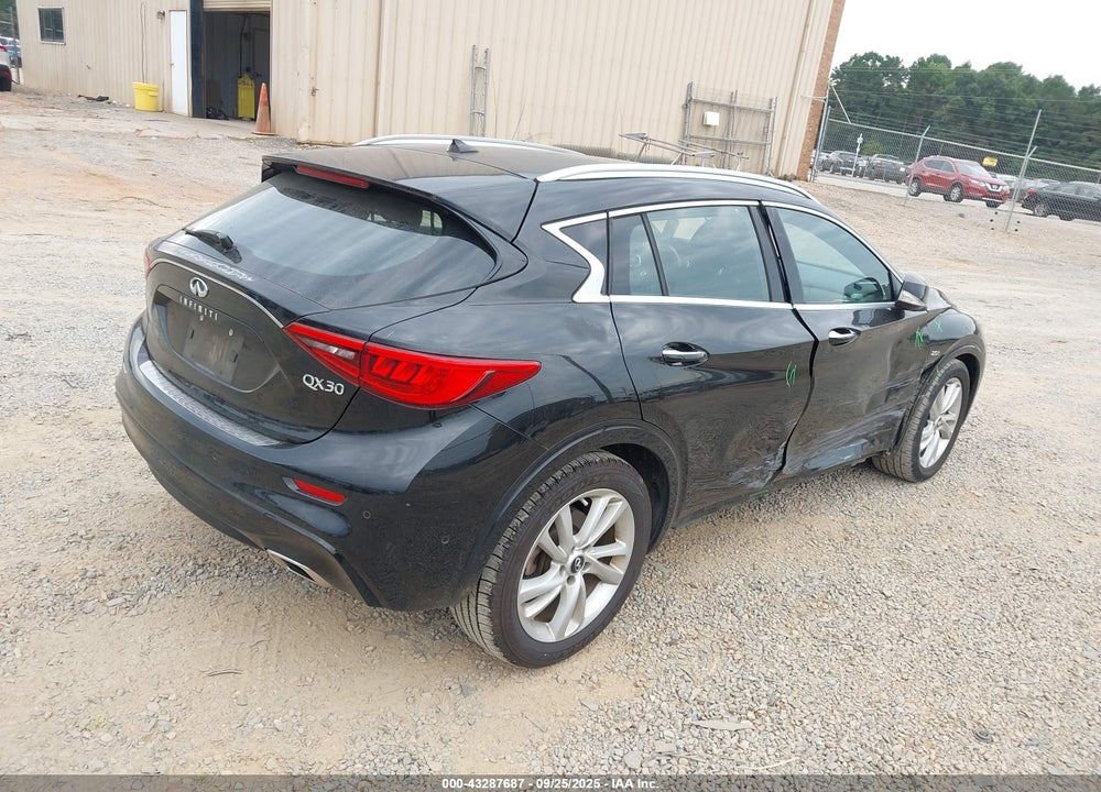 2017 INFINITI QX30 VIN: SJKCH5CPXHA033814