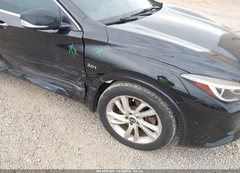 2017 INFINITI QX30 VIN: SJKCH5CPXHA033814