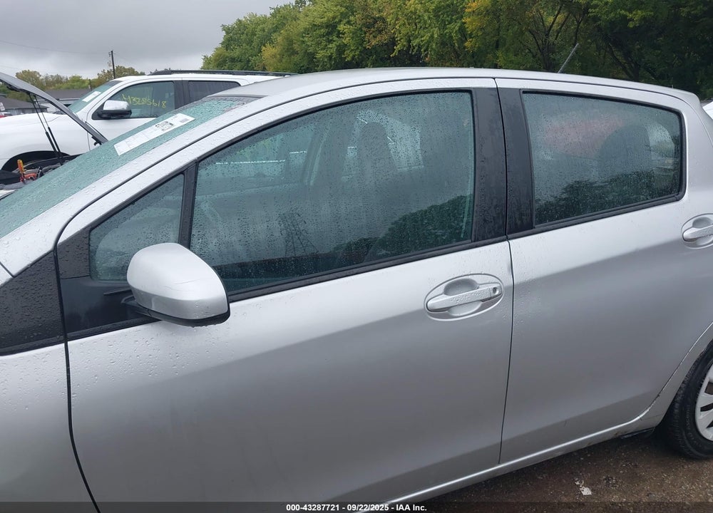 2015 TOYOTA YARIS VIN: VNKKTUD34FA033525