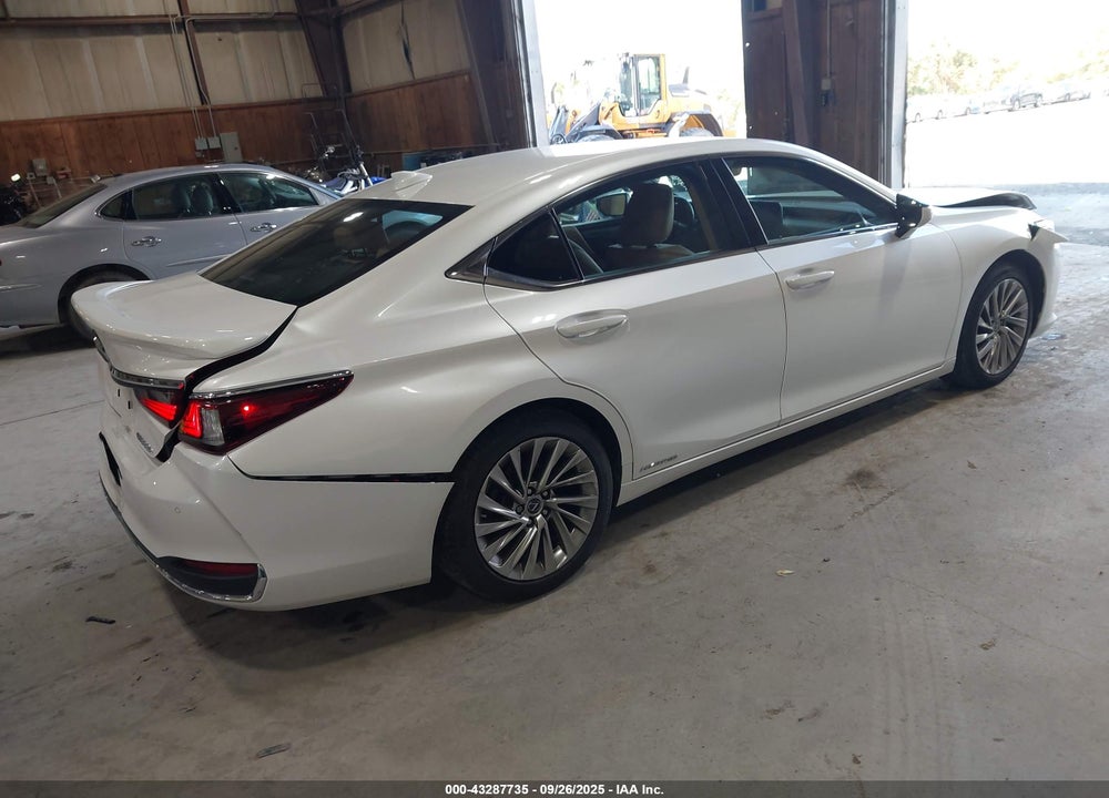 2022 LEXUS ES 300H VIN: 58AEA1C14NU022133