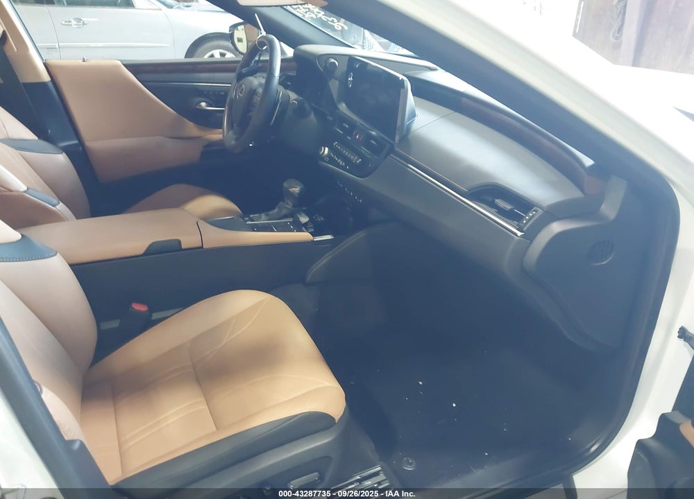 2022 LEXUS ES 300H VIN: 58AEA1C14NU022133