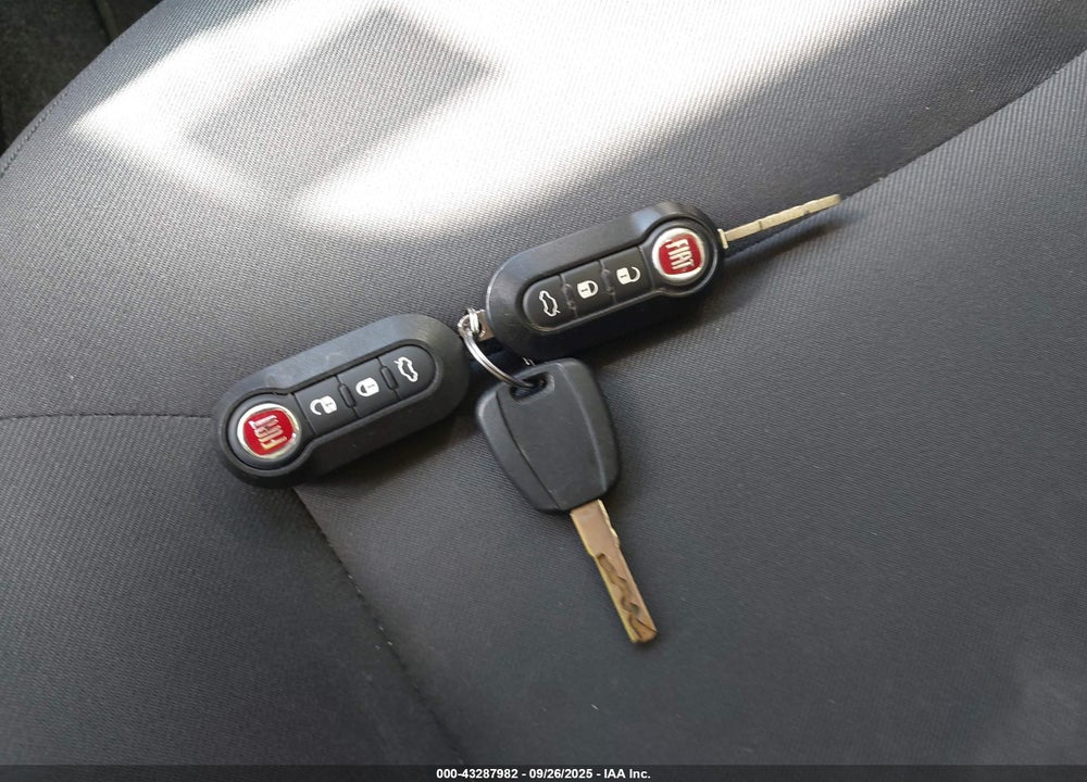 2015 FIAT 500 POP VIN: 3C3CFFAR6FT550413