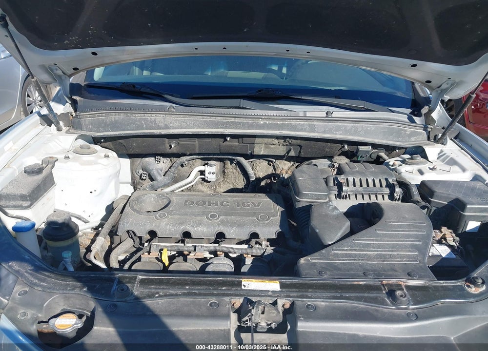 2011 HYUNDAI SANTA FE VIN: 5XYZK3AB5BG047797