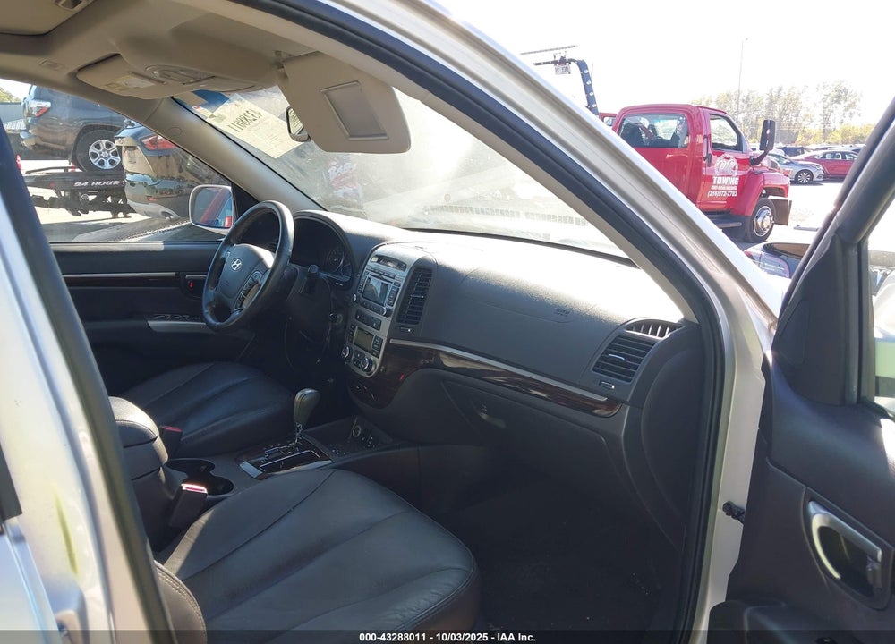 2011 HYUNDAI SANTA FE VIN: 5XYZK3AB5BG047797