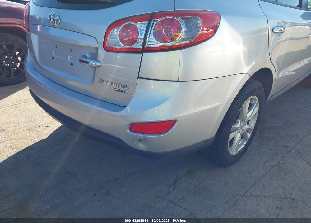 2011 HYUNDAI SANTA FE VIN: 5XYZK3AB5BG047797