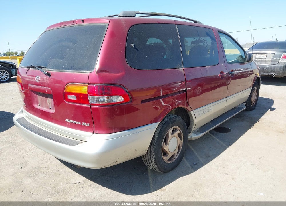 2000 TOYOTA SIENNA XLE VIN: 4T3ZF13C4YU236126