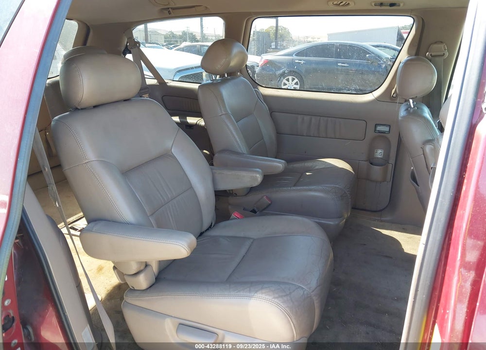 2000 TOYOTA SIENNA XLE VIN: 4T3ZF13C4YU236126