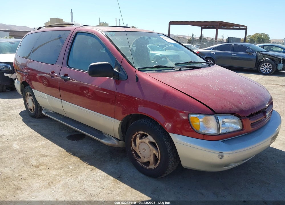 2000 TOYOTA SIENNA XLE VIN: 4T3ZF13C4YU236126