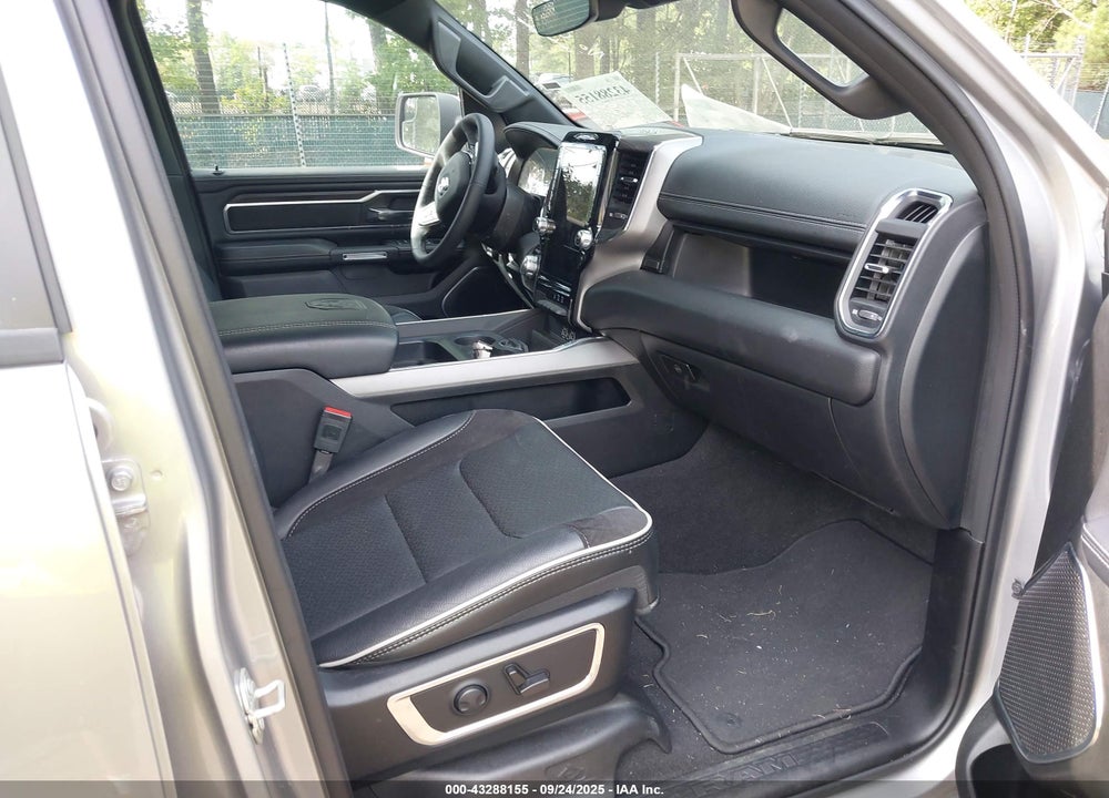 2025 RAM 1500 LAIE  4X4 5'7 BOX VIN: 1C6SRFJP2SN578790