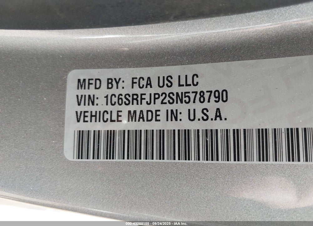 2025 RAM 1500 LAIE  4X4 5'7 BOX VIN: 1C6SRFJP2SN578790