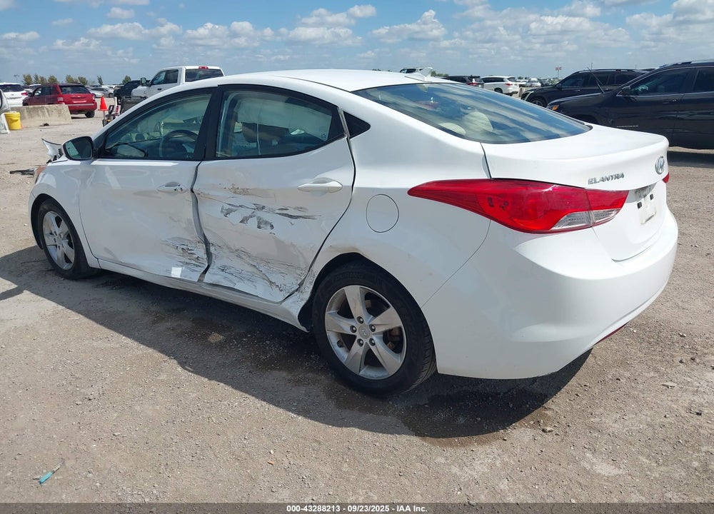 2013 HYUNDAI ELANTRA VIN: 5NPDH4AE6DH292452