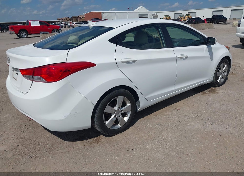 2013 HYUNDAI ELANTRA VIN: 5NPDH4AE6DH292452