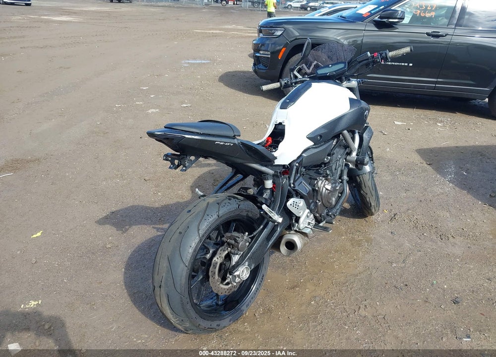 2015 YAMAHA FZ07 VIN: JYARM06E8FA001684