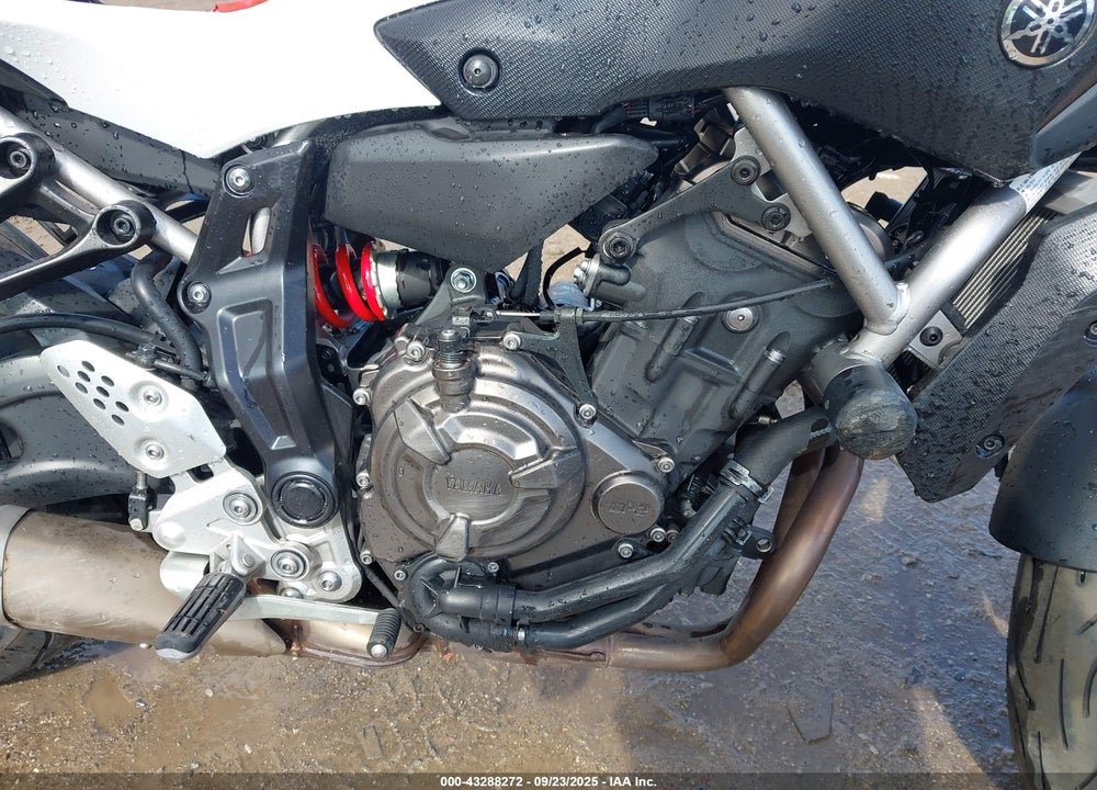 2015 YAMAHA FZ07 VIN: JYARM06E8FA001684