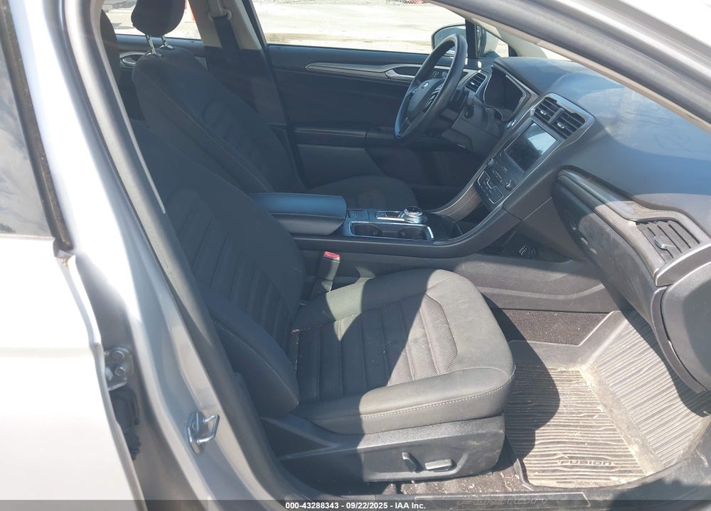 2019 FORD FUSION VIN: 3FA6P0HD5KR128532