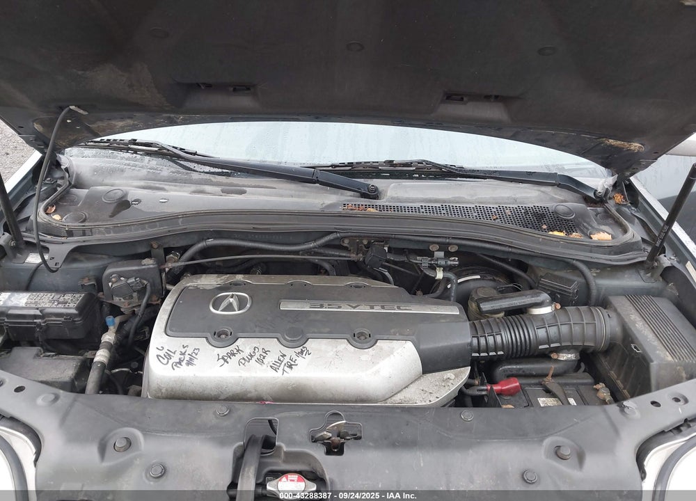 2005 ACURA MDX VIN: 2HNYD18235H538112
