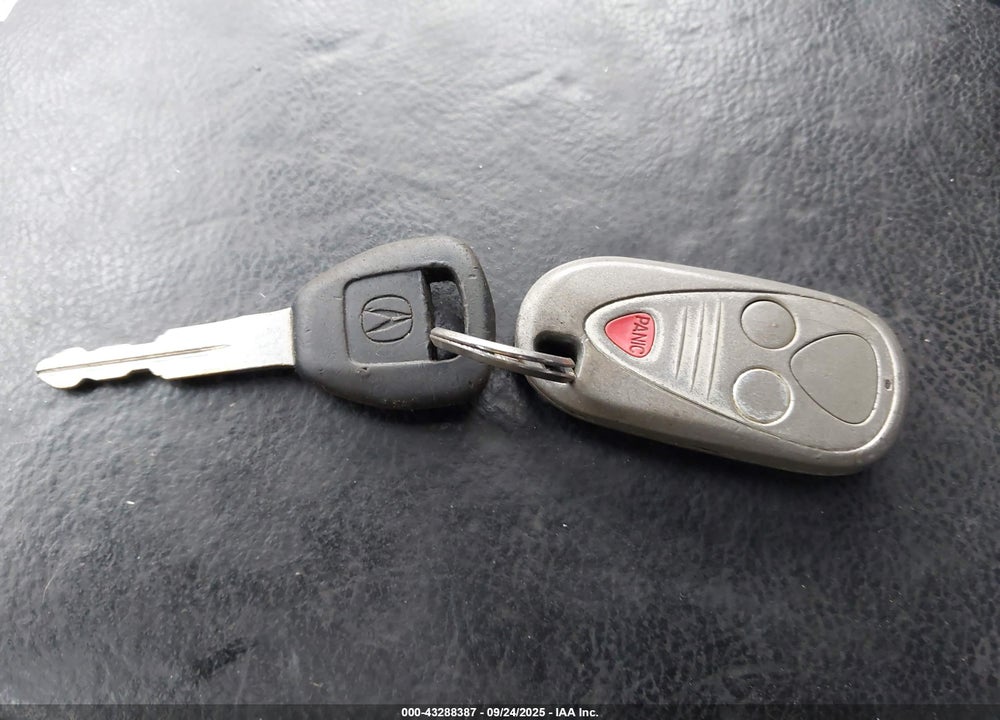 2005 ACURA MDX VIN: 2HNYD18235H538112