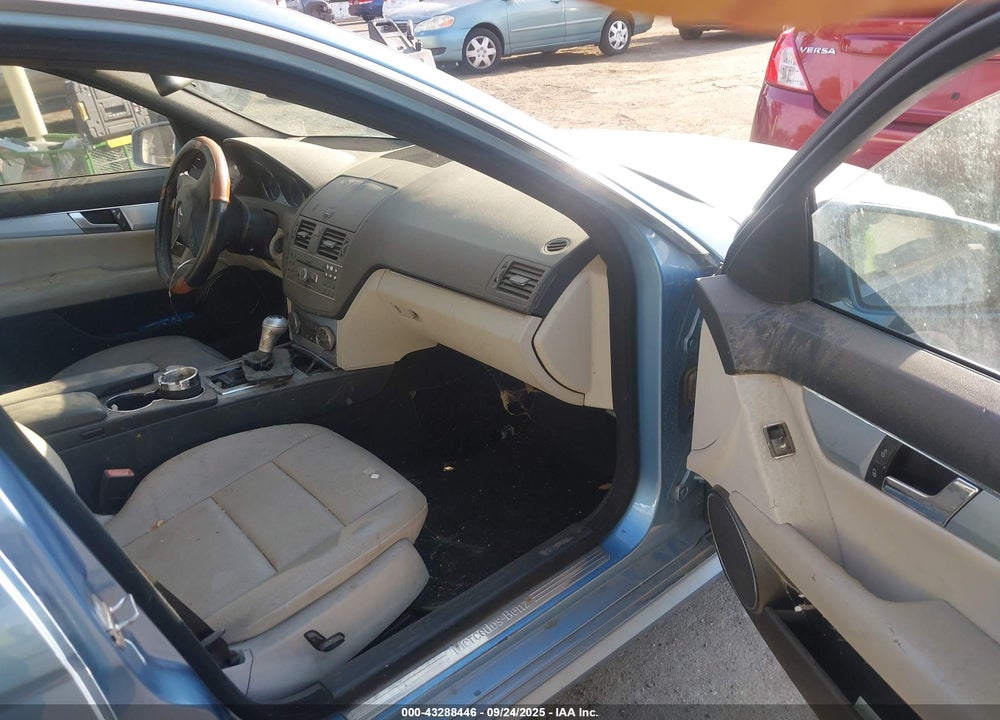 2011 MERCEDES-BENZ C CLASS VIN: WDDGF5EB0BR172392