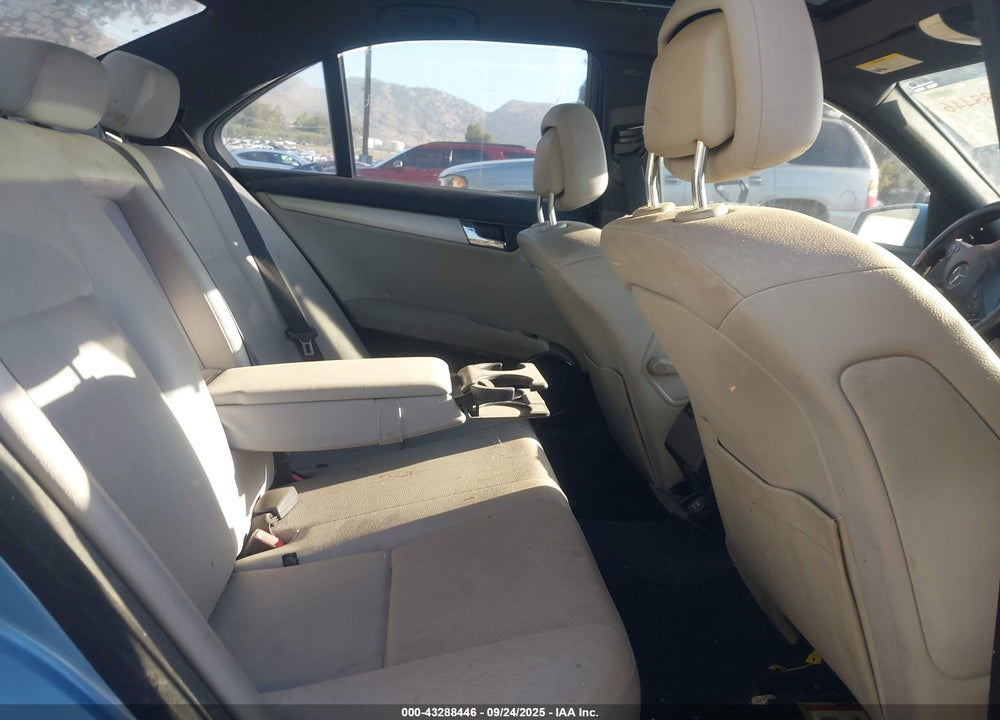 2011 MERCEDES-BENZ C CLASS VIN: WDDGF5EB0BR172392