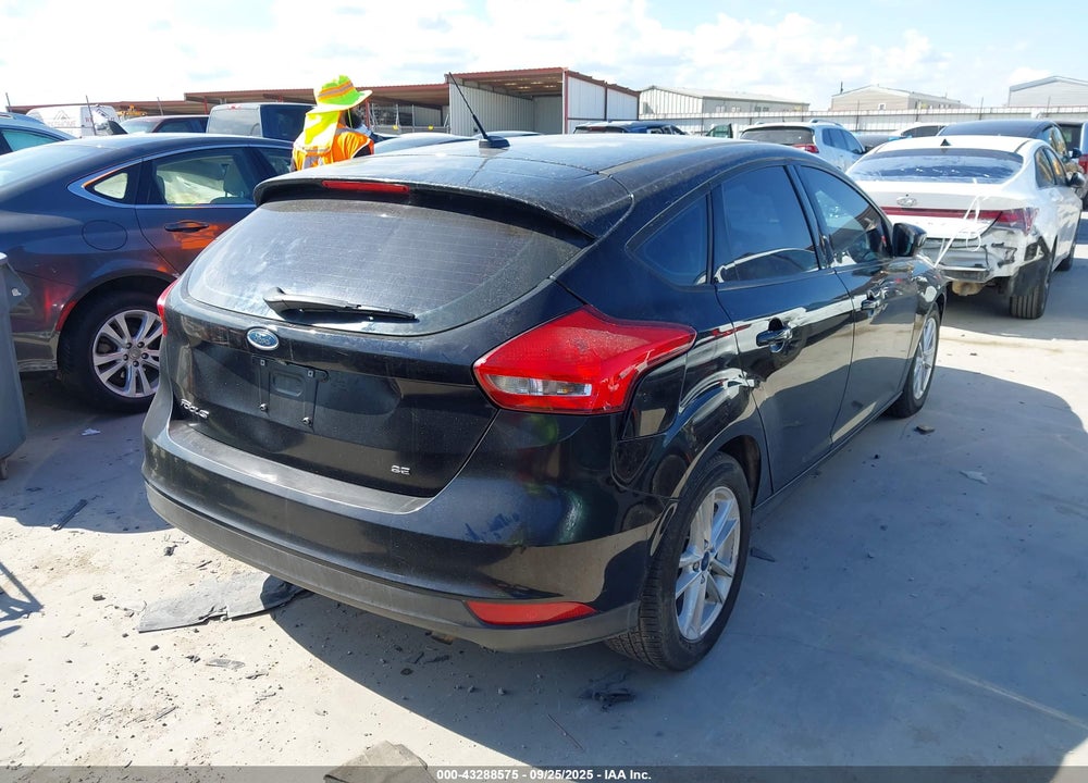 2018 FORD FOCUS SE VIN: 1FADP3K24JL240090