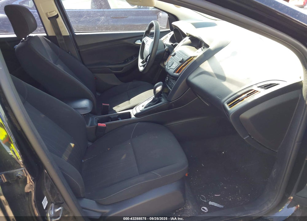 2018 FORD FOCUS SE VIN: 1FADP3K24JL240090
