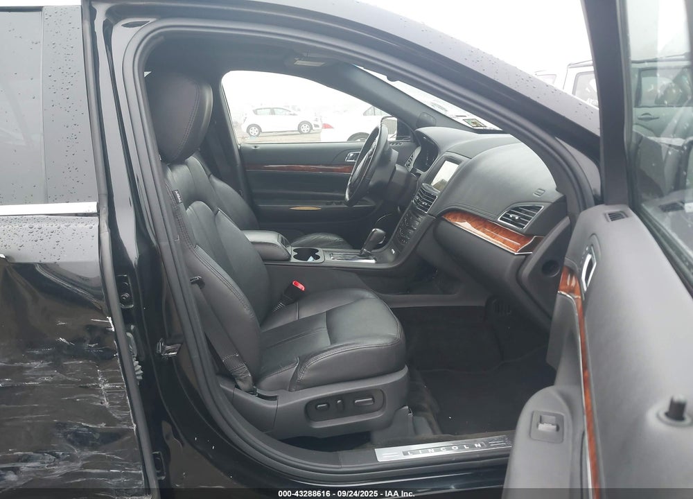 2018 LINCOLN MKT LIVERY VIN: 2LMHJ5NK8JBL02398