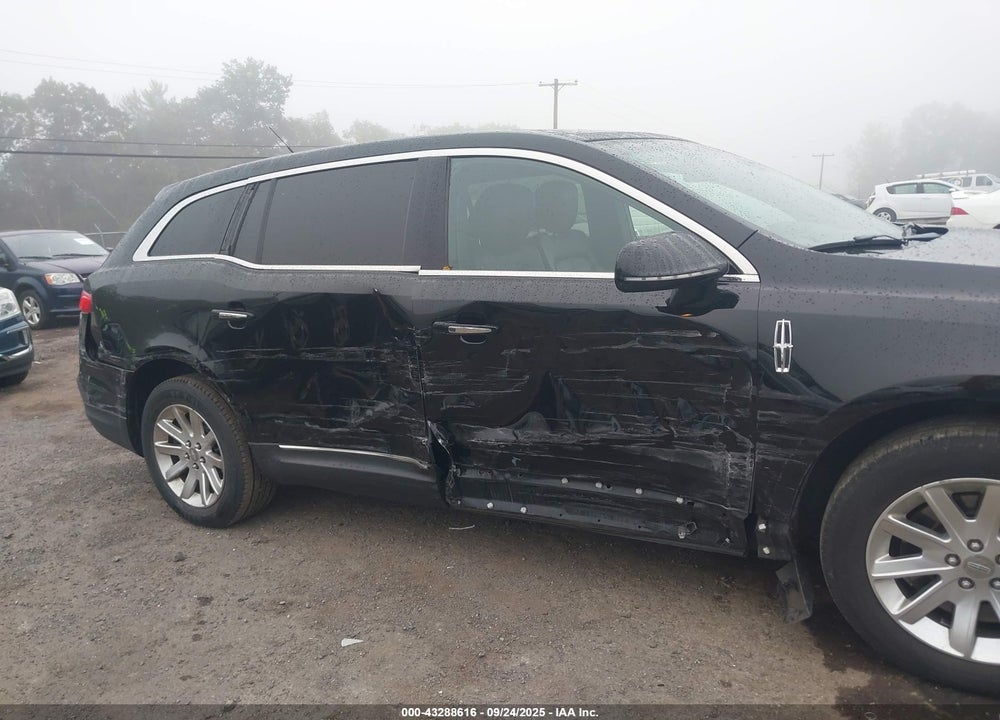 2018 LINCOLN MKT LIVERY VIN: 2LMHJ5NK8JBL02398