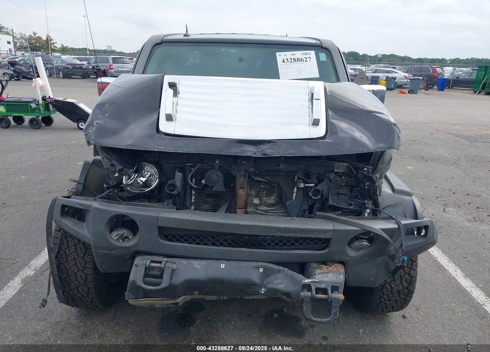 2009 HUMMER H3T VIN: 5GNEN13E898128599
