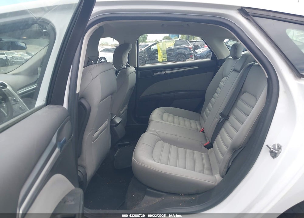 2015 FORD FUSION S VIN: 3FA6P0G71FR132174