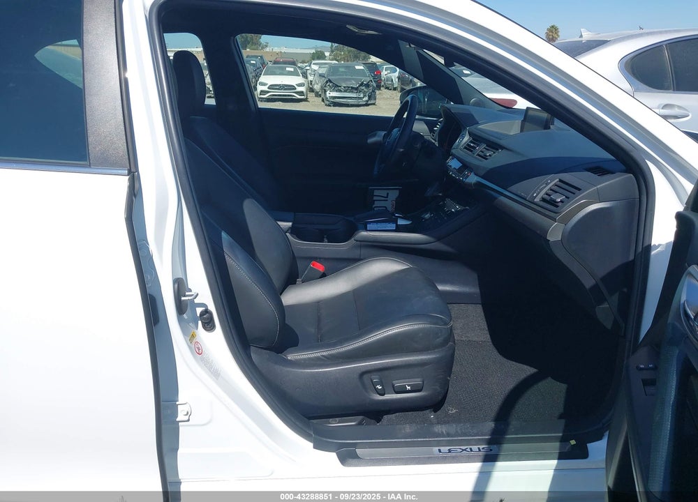 2015 LEXUS CT 200H VIN: JTHKD5BHXF2246952