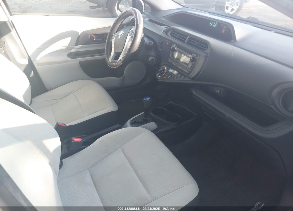 2013 TOYOTA PRIUS C ONE VIN: JTDKDTB38D1542629