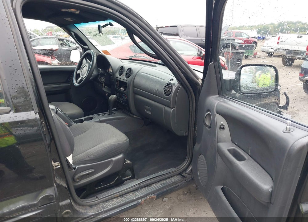 2003 JEEP LIBERTY SPORT VIN: 1J4GL48K03W566271