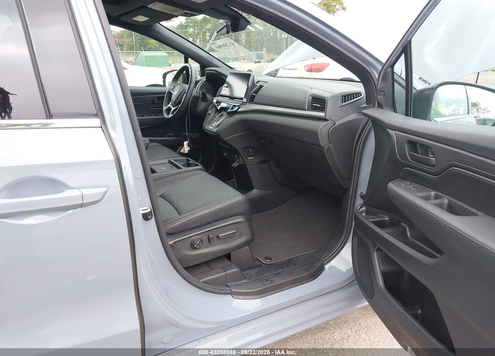 2025 HONDA ODYSSEY SPORT-L VIN: 5FNRL6H7XSB051268