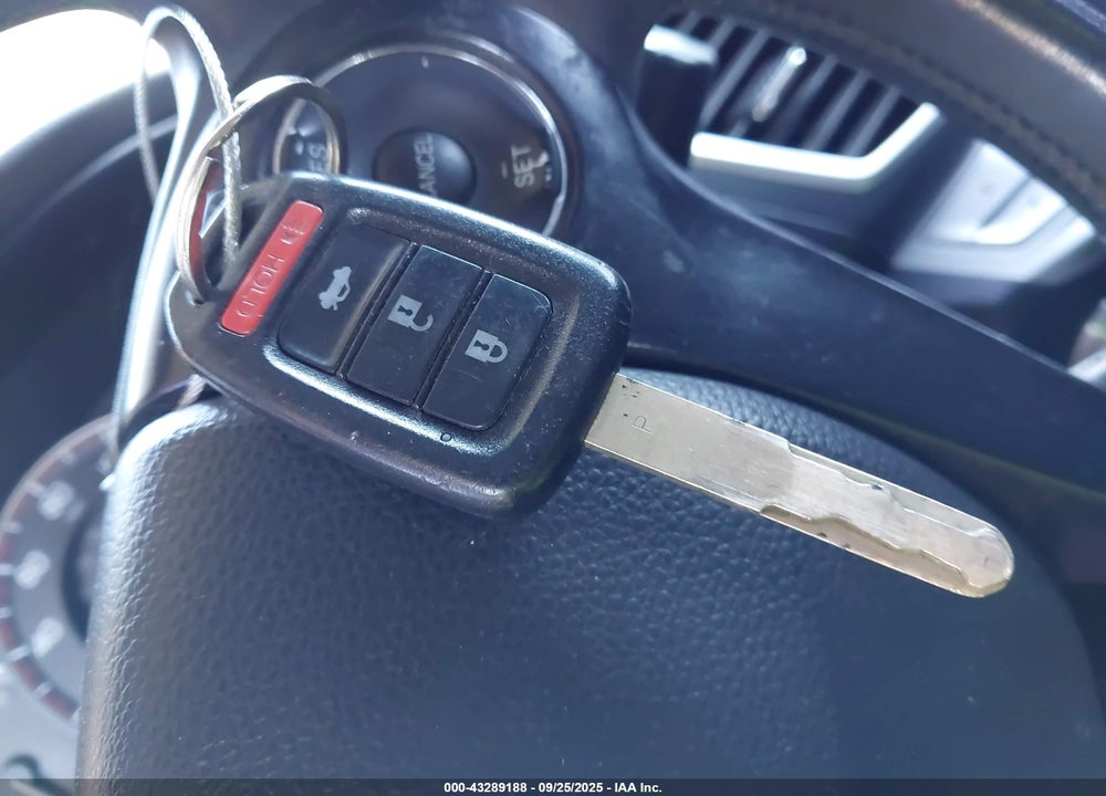 2013 HONDA ACCORD VIN: 1HGCR2F56DA102034