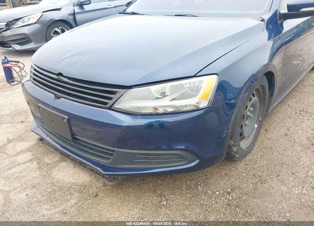 2014 VOLKSWAGEN JETTA VIN: 3VWD17AJ4EM212366