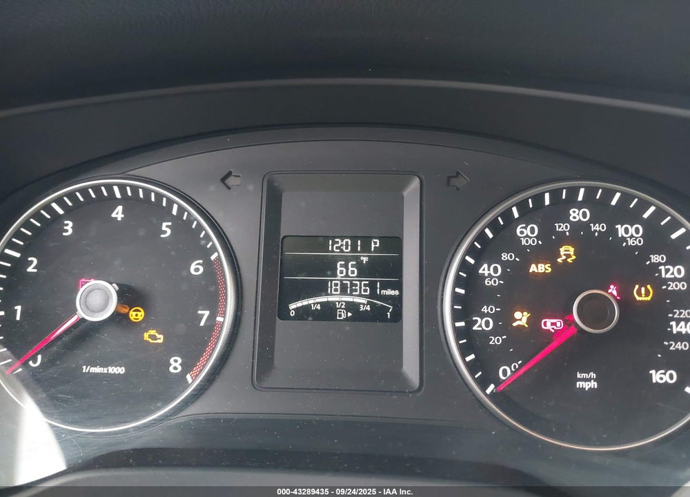 2014 VOLKSWAGEN JETTA VIN: 3VWD17AJ4EM212366